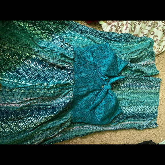 Clothes - Picture 12 of 16